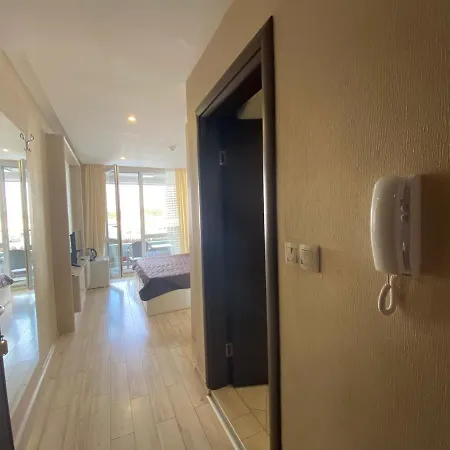 Paradiso 'в' 107 Private Cozy Апартамент *